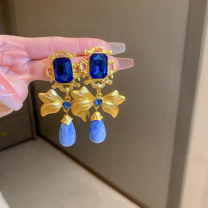 Vintage Palace Blue Choker Necklace and Drop Earrings