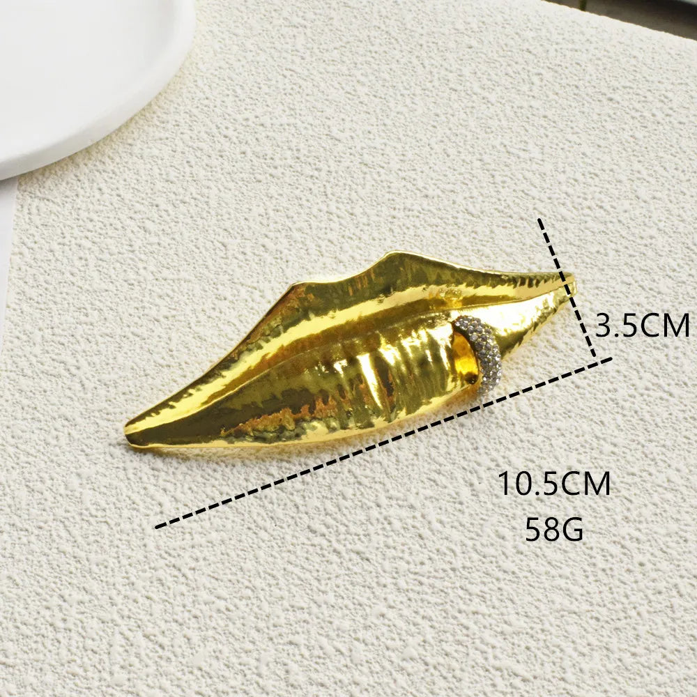 Exaggerated Golden Plated Lips Ring