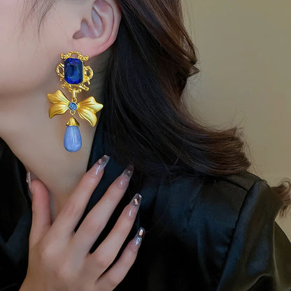 Vintage Palace Blue Choker Necklace and Drop Earrings